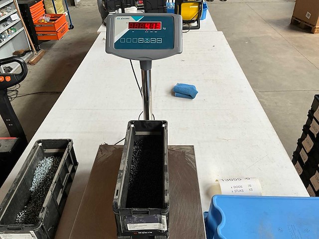 Würth 4.13kg pancilinderplaatschroef 3,5x13 in stapelbare bak - afbeelding 4 van  6