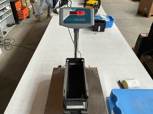Würth 4.19kg pancilinderplaatschroef 3,5x13 in stapelbare bak - afbeelding 4 van  6