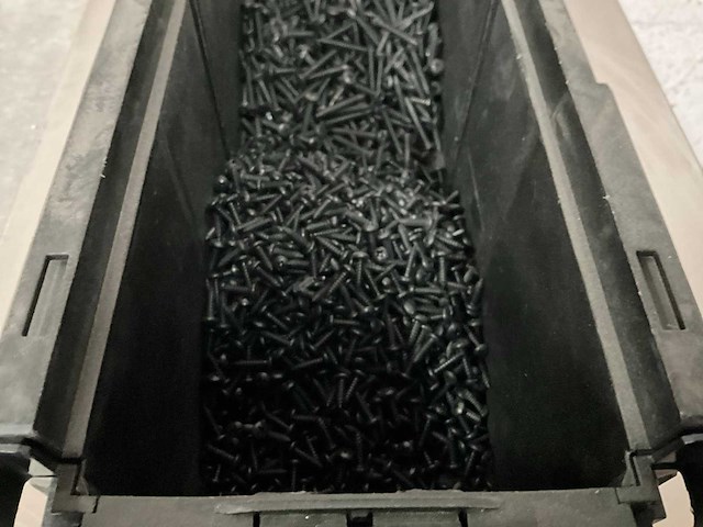 Würth 4.23 kg assorti schroeven zwart in stapelbare bak - afbeelding 3 van  7