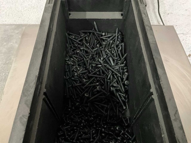 Würth 4.23 kg assorti schroeven zwart in stapelbare bak - afbeelding 4 van  7