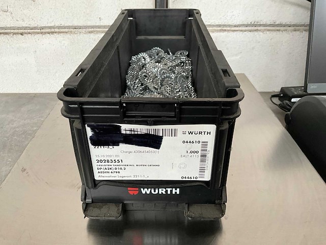 Würth 4.23 kg gesloten tandveering buiten getand d10,2 in stapelbare bak - afbeelding 1 van  2