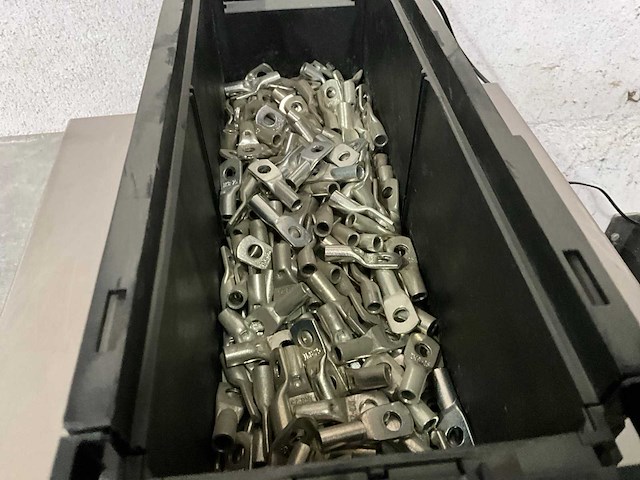 Würth 4.24 kg krimp-kabeloog m8x25 in stapelbare bak - afbeelding 3 van  5