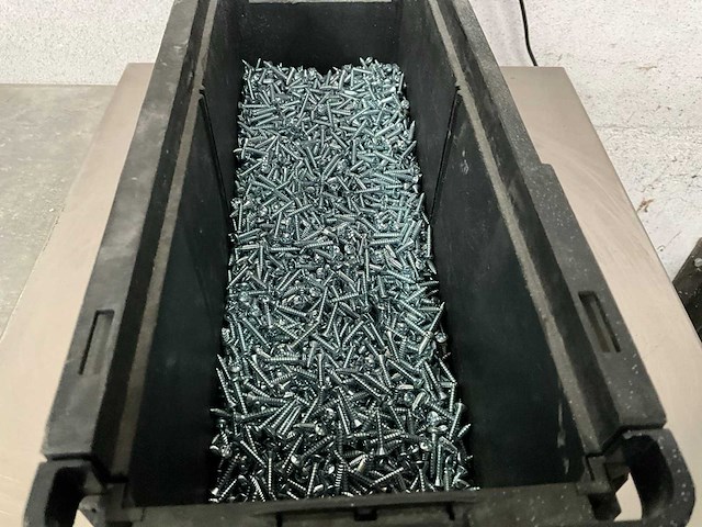 Würth 4.26 kg bolverzonken plaatschroef 3,5 x 19 in stapelbare bak - afbeelding 3 van  5