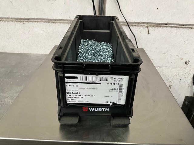 Würth 4.28 kg plaatschroef cilinderkop 4,2 x 13 in stapelbare bak - afbeelding 1 van  5