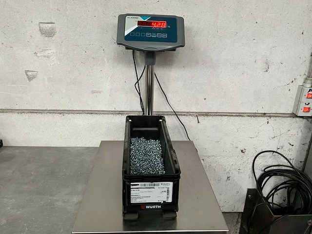 Würth 4.28 kg plaatschroef cilinderkop 4,2 x 13 in stapelbare bak - afbeelding 2 van  5