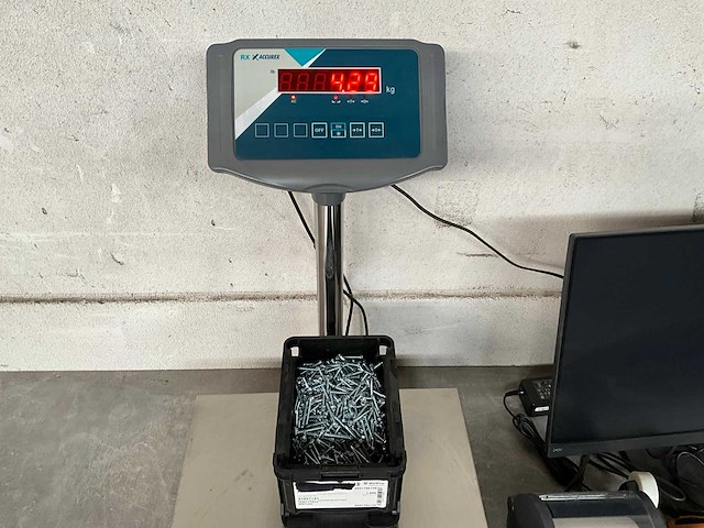 Würth 4.29 kg boorschroef zeskantkop met flens 3,9x32 in stapelbare bak - afbeelding 2 van  5