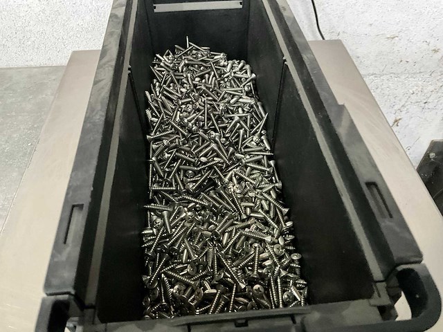 Würth 4.33 kg bolverzonken plaatschroef 4,2 x 25 in stapelbare bak rvs - afbeelding 3 van  5