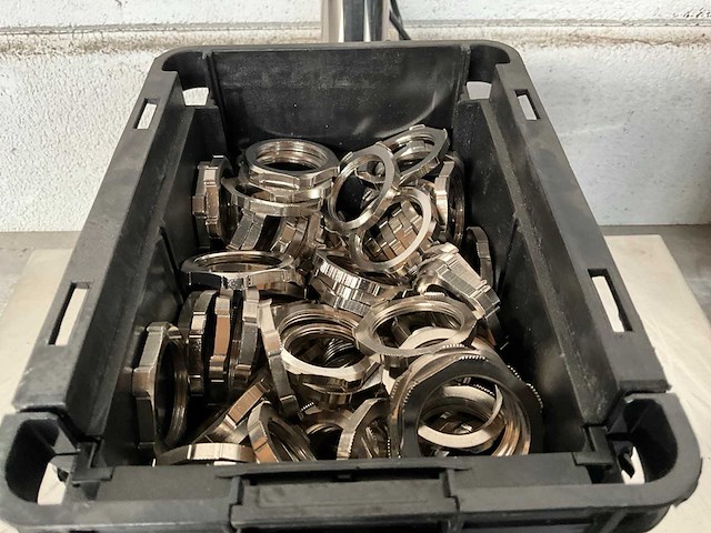 Würth 4.35 kg contramoer metrisch m32x1,5 in stapelbare bak - afbeelding 3 van  7