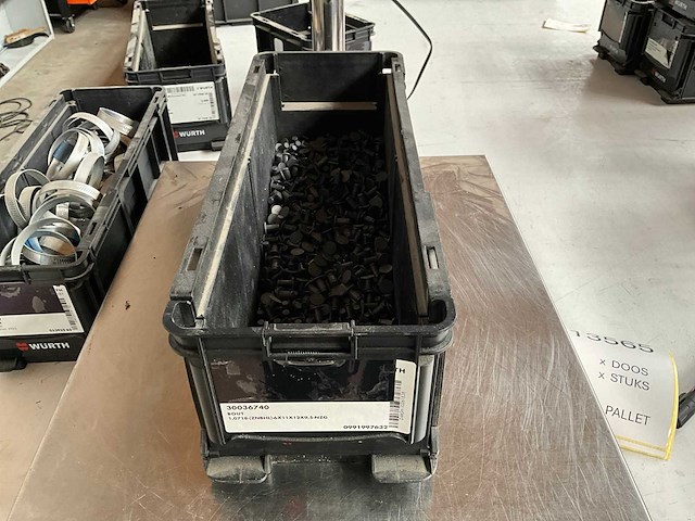 Würth 4.42kg bout6x11x12x9,5 nzg in stapelbare bak - afbeelding 1 van  6