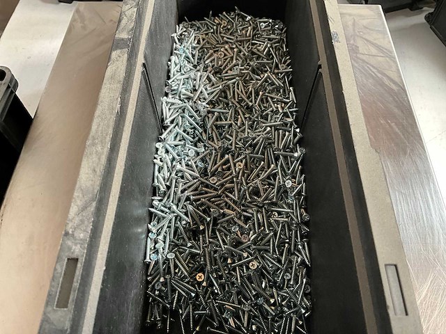 Würth 4.47kg verzonken plaatschroef 2,9 x 19 in stapelbare bak - afbeelding 3 van  6