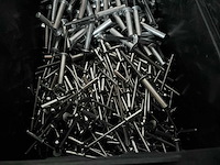 Würth 4.49 kg assorti blindklinknagels in stapelbare bak - afbeelding 3 van  8