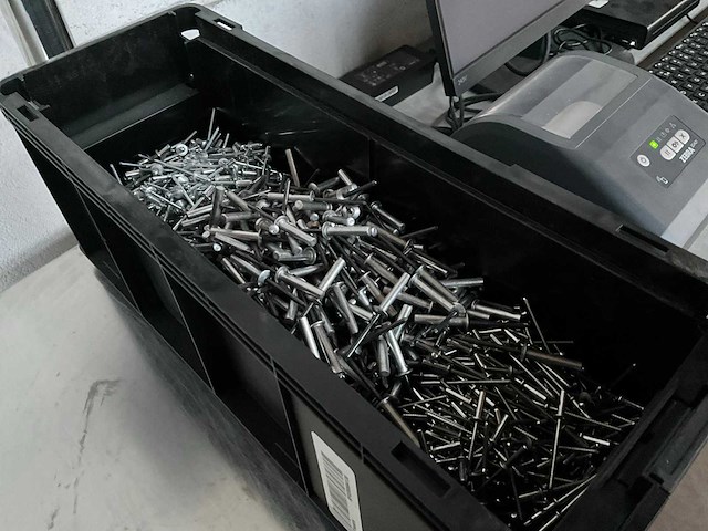 Würth 4.49 kg assorti blindklinknagels in stapelbare bak - afbeelding 6 van  8