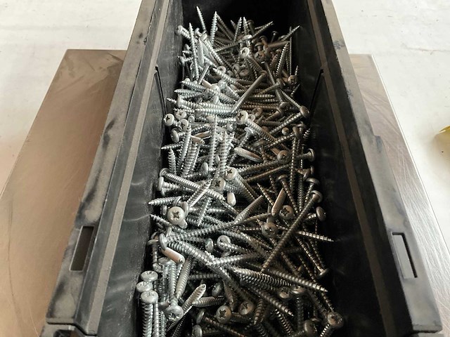 Würth 4.51kg plaatschroef 5x70 in stapelbare bak - afbeelding 3 van  5