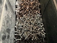 Würth 4.54kg assorti schroeven in stapelbare bak - afbeelding 1 van  8