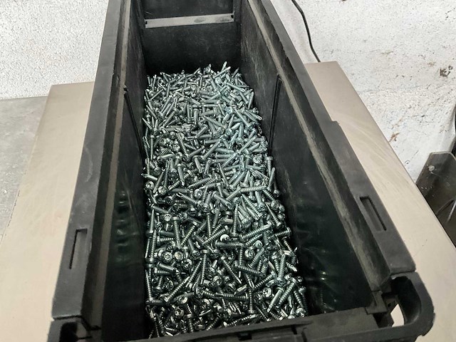 Würth 4.56 kg boorschroef platbolkop 4,2 x 22 in stapelbare bak - afbeelding 3 van  5