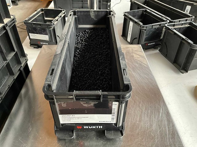 Würth 4.58kg pancilinderplaatschroef 3,5 x 13 in stapelbare bak - afbeelding 1 van  6