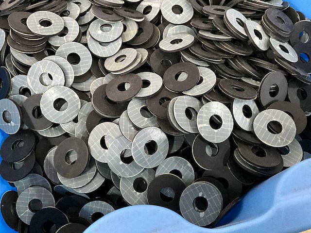 Würth 4.69 kg rubberring ? 2,5 cm zelfklevend aan één zijde - afbeelding 3 van  3