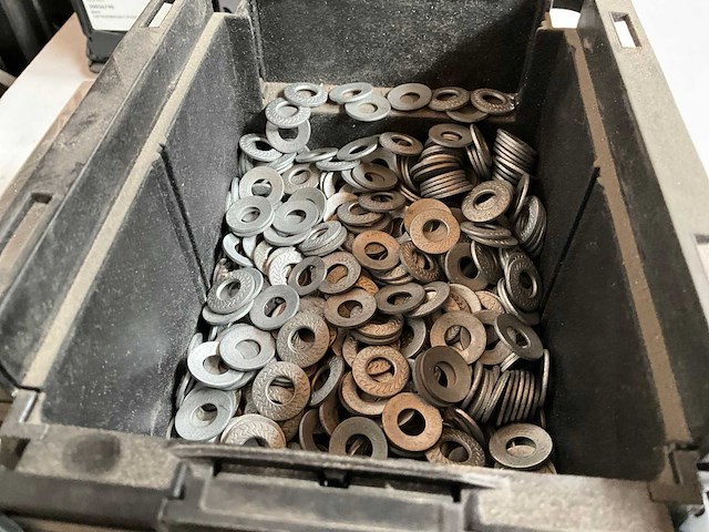Würth 4.76kg gegroefde ring d8,2 in stapelbare bak - afbeelding 5 van  6