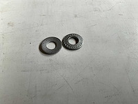 Würth 4.76kg gegroefde ring d8,2 in stapelbare bak - afbeelding 2 van  3