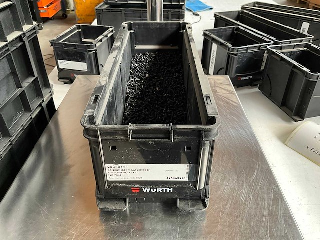Würth 4.76kg pancilinderplaatschroef 3,5 x 13 in stapelbare bak - afbeelding 1 van  6