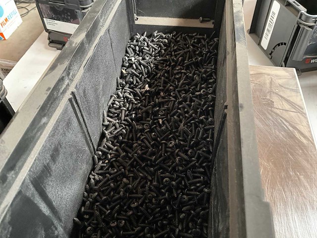 Würth 4.76kg pancilinderplaatschroef 3,5 x 13 in stapelbare bak - afbeelding 3 van  6