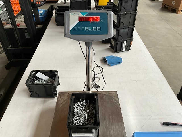 Würth 4.79kg combinatie tappend schroefdraad schroef 6,3x25 in stapelbare bak - afbeelding 1 van  3