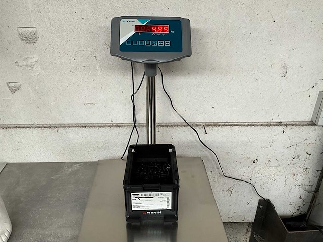 Würth 4.85 kg lage bolkopschroef met flens m6 x 16 in stapelbare bak - afbeelding 3 van  5