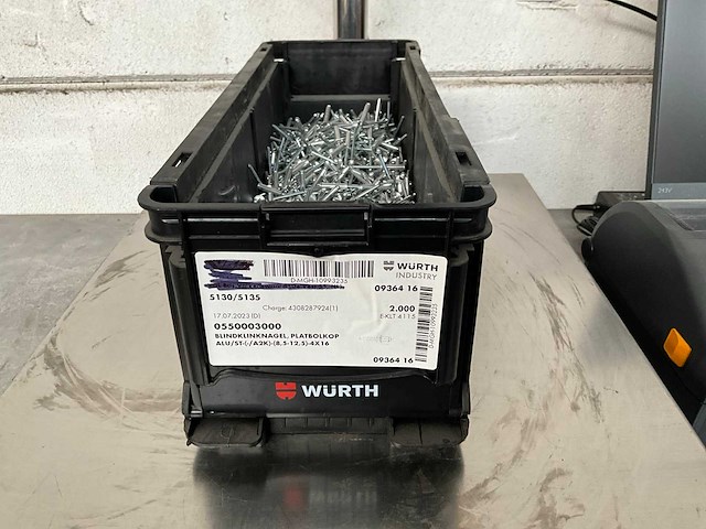 Würth 4.86 kg blindklinknagel platbolkop alu 8,5x12,5 -4x16 in stapelbare bak - afbeelding 1 van  5