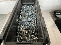 Würth 4.90 kg blindklinkmoer pbk 18x10,9-m8 in stapelbare bak - afbeelding 3 van  5