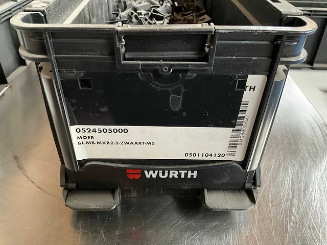 Würth 4.96kg plaatmoer zwart m5 in stapelbare bak - afbeelding 3 van  7