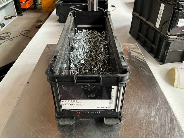 Würth 5.04kg spaanplaatschroef 4,5 x 30/19 in stapelbare bak - afbeelding 1 van  6