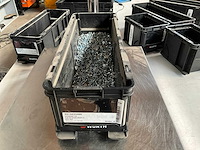Würth 5.07kg schroef verzonken kop m4x10 in stapelbare bak