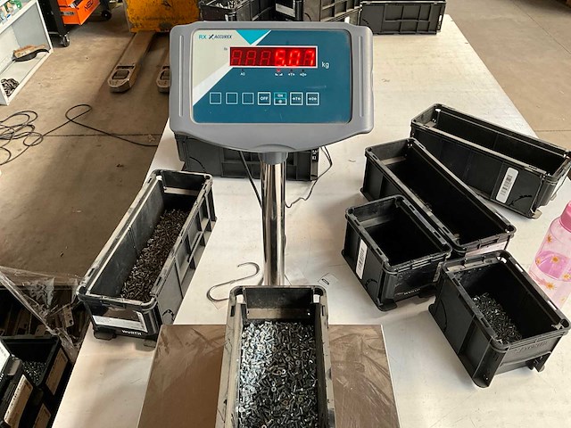 Würth 5.07kg schroef verzonken kop m4x10 in stapelbare bak - afbeelding 5 van  6