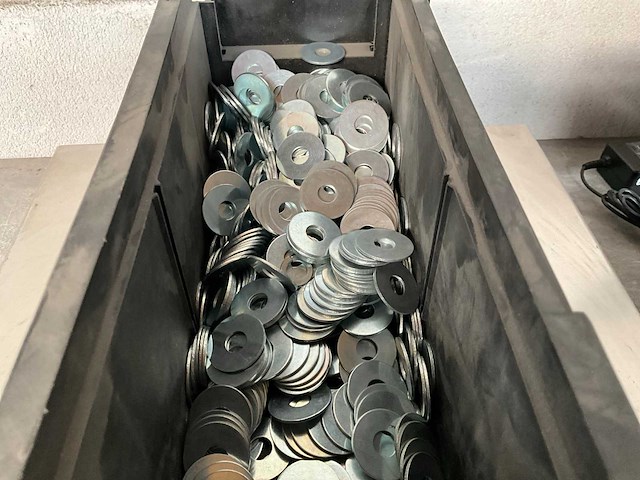 Würth 5.30 kg carrosseriering 10,5x30x1,5 in stapelbare bak - afbeelding 2 van  3