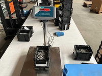 Würth 5.43kg lage bolkopschroef met flens m6x12 in stapelbare bak - afbeelding 4 van  6