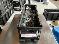 Würth 5.53kg plaatmoer m8 ford/renault in stapelbare bak - afbeelding 1 van  7