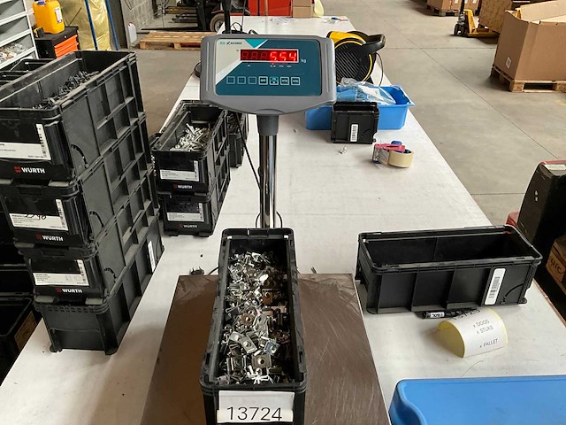 Würth 5.53kg plaatmoer m8 ford/renault in stapelbare bak - afbeelding 4 van  7