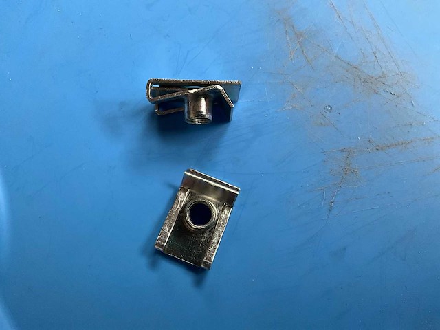 Würth 5.53kg plaatmoer m8 ford/renault in stapelbare bak - afbeelding 5 van  7