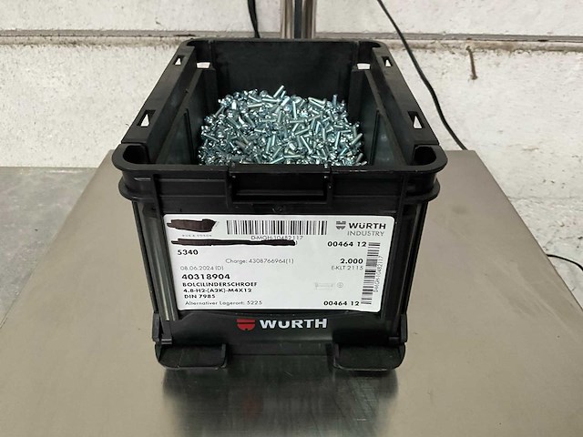 Würth 5.54 kg bolcilinderschroef m4 x 12 in stapelbare bak - afbeelding 1 van  5