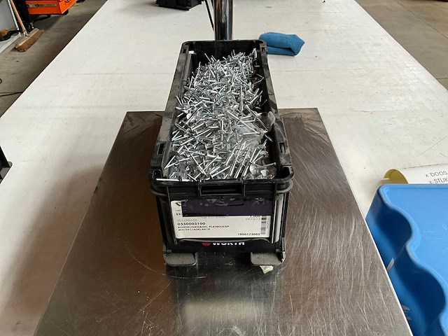 Würth 5.62kg blindklinknagel platbolkop alu 4x19 in stapelbare bak - afbeelding 1 van  6