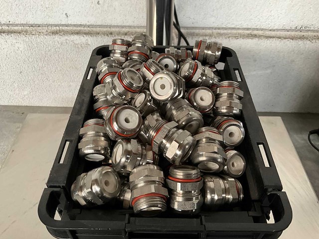 Würth 5.64 kg kabelwartel m20x1,5 - 22052stm1x4 in stapelbare bak - afbeelding 2 van  4