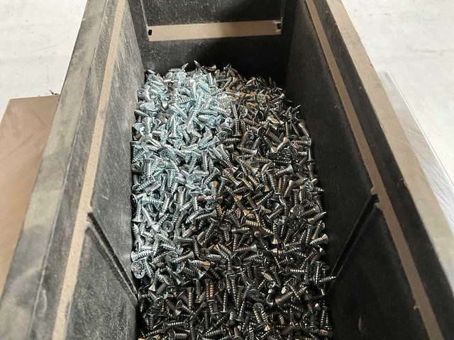 Würth 5.64kg assorti plaatschroeven in stapelbare bak - afbeelding 2 van  7