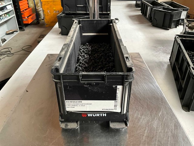 Würth 5.68kg pancilinderplaatschroef 3,5 x 25 in stapelbare bak - afbeelding 1 van  6