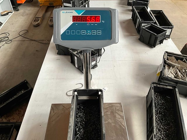 Würth 5.68kg pancilinderplaatschroef 3,5 x 25 in stapelbare bak - afbeelding 6 van  6