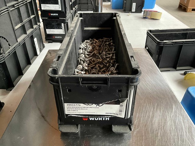 Würth 5.78kg lage bolkopschroef met flens m6x30 in stapelbare bak - afbeelding 1 van  6