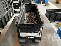 Würth 5.78kg lage bolkopschroef met flens m6x30 in stapelbare bak - afbeelding 1 van  6