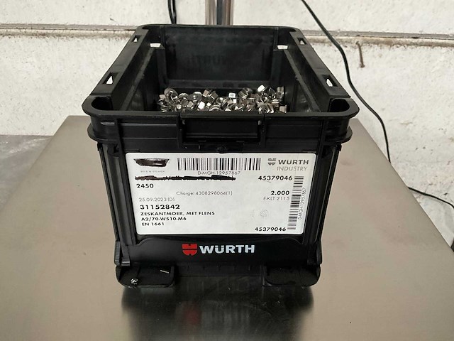 Würth 5.88 kg zeskantmoer met flens m6 in stapelbare bak - afbeelding 1 van  5