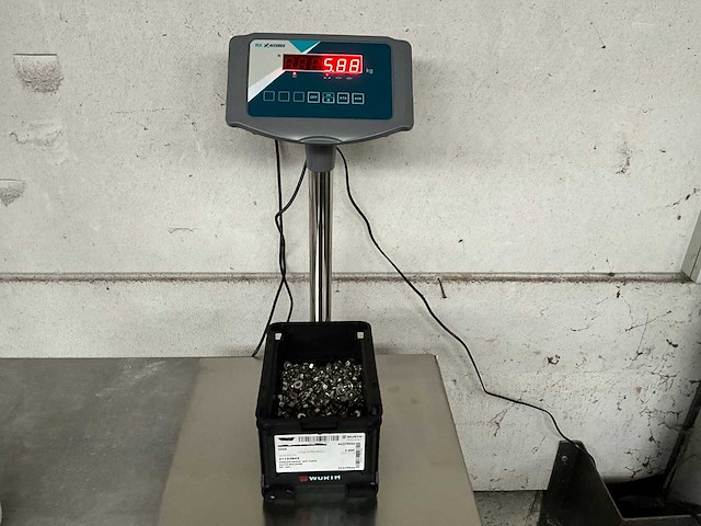 Würth 5.88 kg zeskantmoer met flens m6 in stapelbare bak - afbeelding 3 van  5
