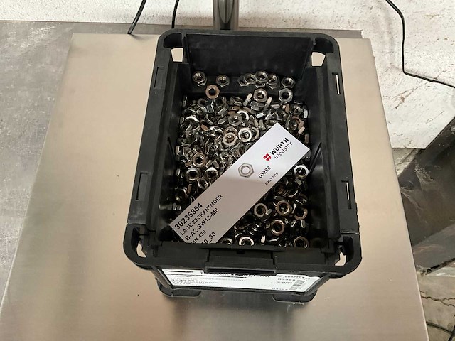 Würth 5.92 kg lage zeskantmoer in stapelbare bak - afbeelding 2 van  5