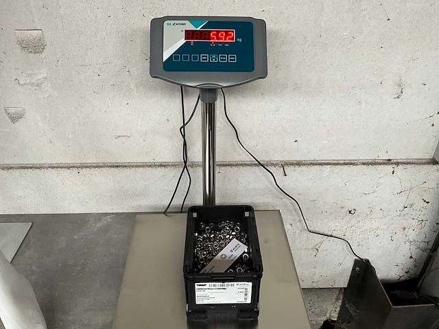 Würth 5.92 kg lage zeskantmoer in stapelbare bak - afbeelding 3 van  5